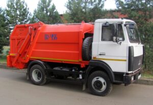 Мусоровоз с задней загрузкой КО-456-16
